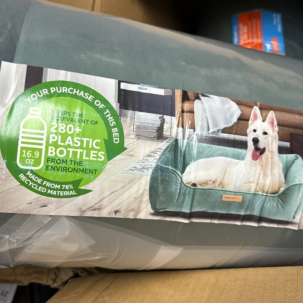 New & Sealed Vibrant Life Pet Bed, Large, 27